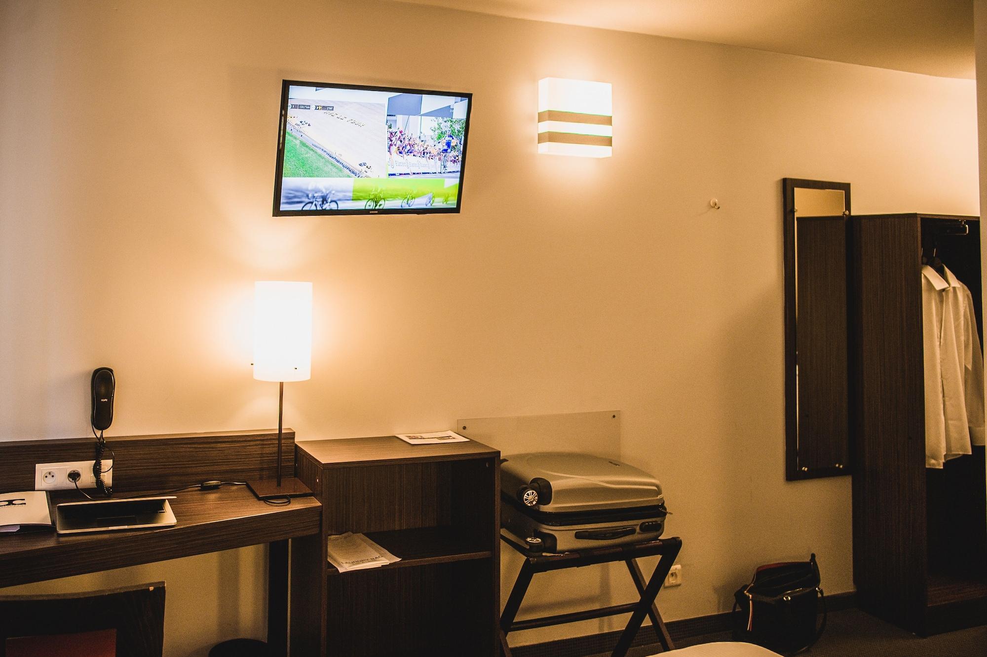 Dc Hotel Charleroi Airport Eksteriør billede